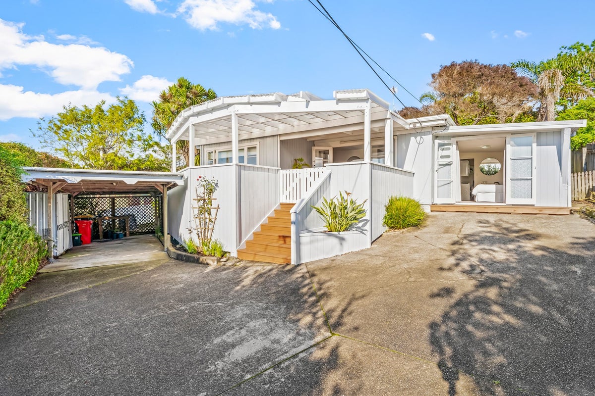 11B Waiora Road, Stanmore Bay, Whangaparaoa - Carousel 1