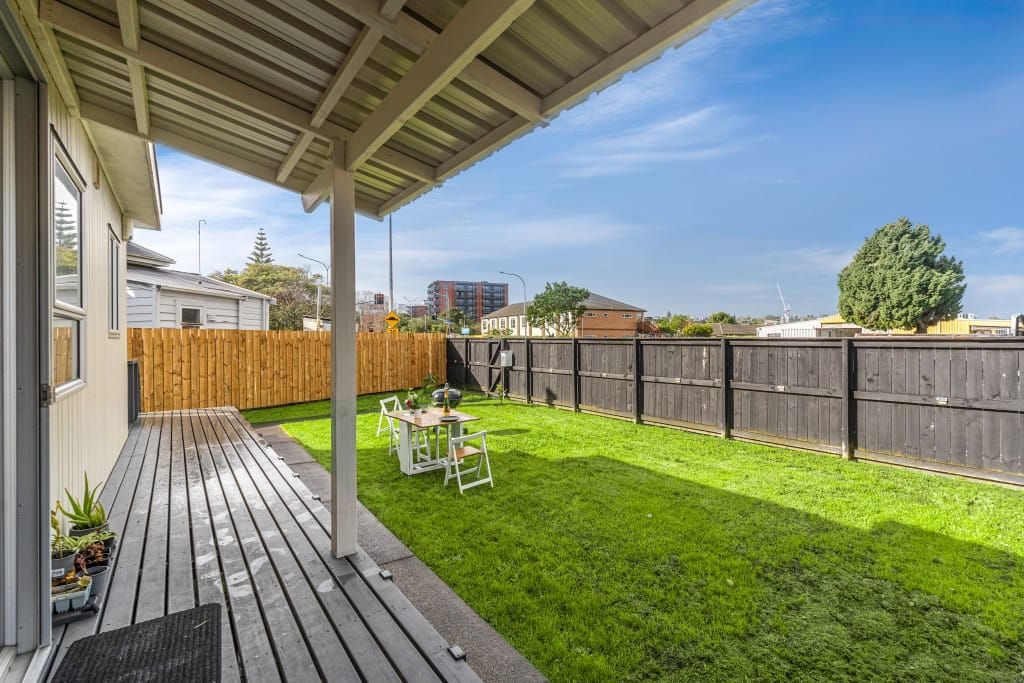 1 Ash Street, Avondale, Auckland - Carousel 1