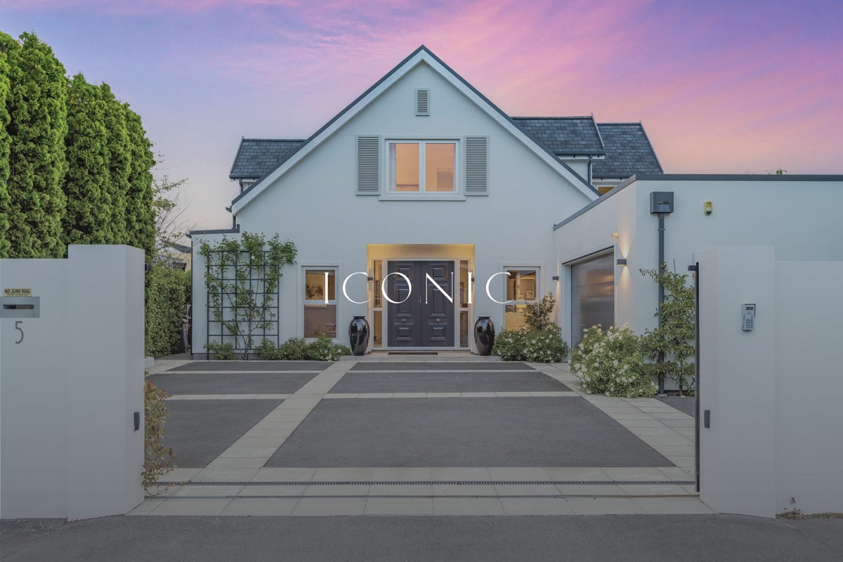 5 Garden Road, Merivale, Christchurch - Carousel 1