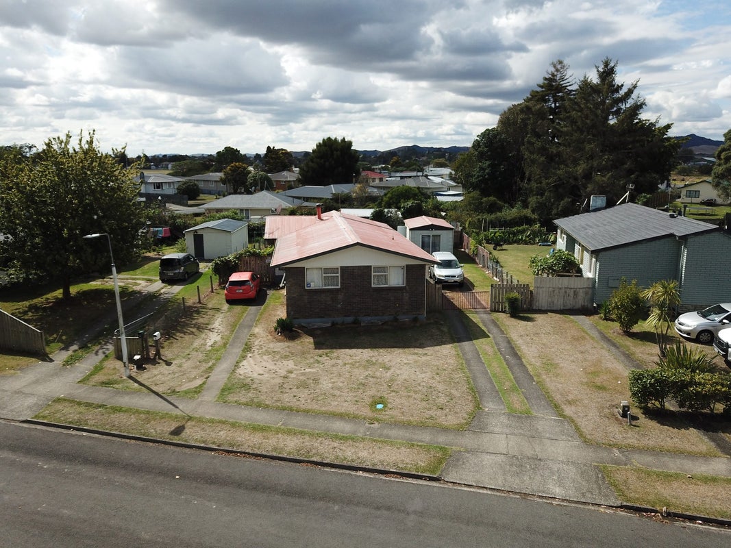 2 Graham Place, Huntly, Huntly - Carousel 1