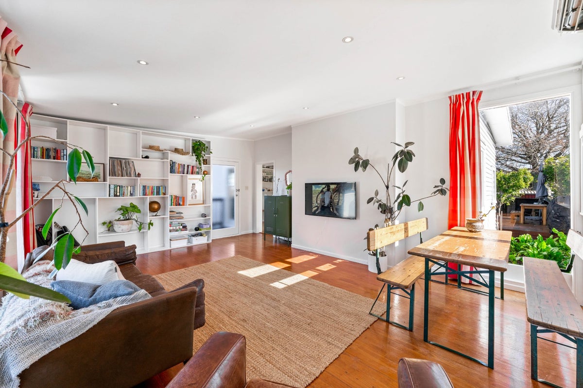 89 Matipo Road, Te Atatu Peninsula, Auckland - Carousel 2