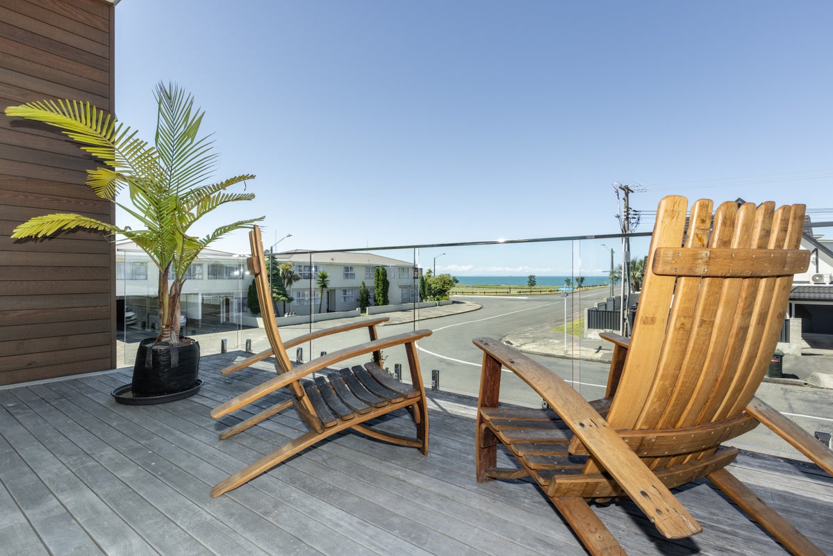 190C Charles Street, Westshore, Napier - Carousel 1
