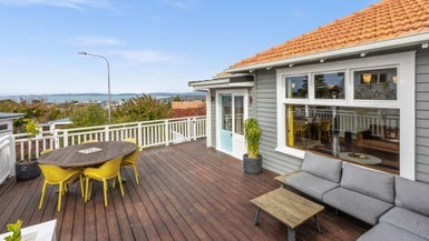 3 Cobden Lane, Bluff Hill, Napier - Carousel 1
