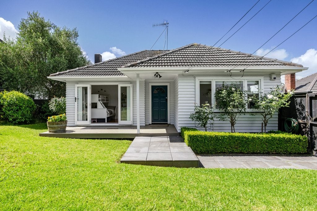 32 Marua Road, Ellerslie, Auckland - Carousel 2