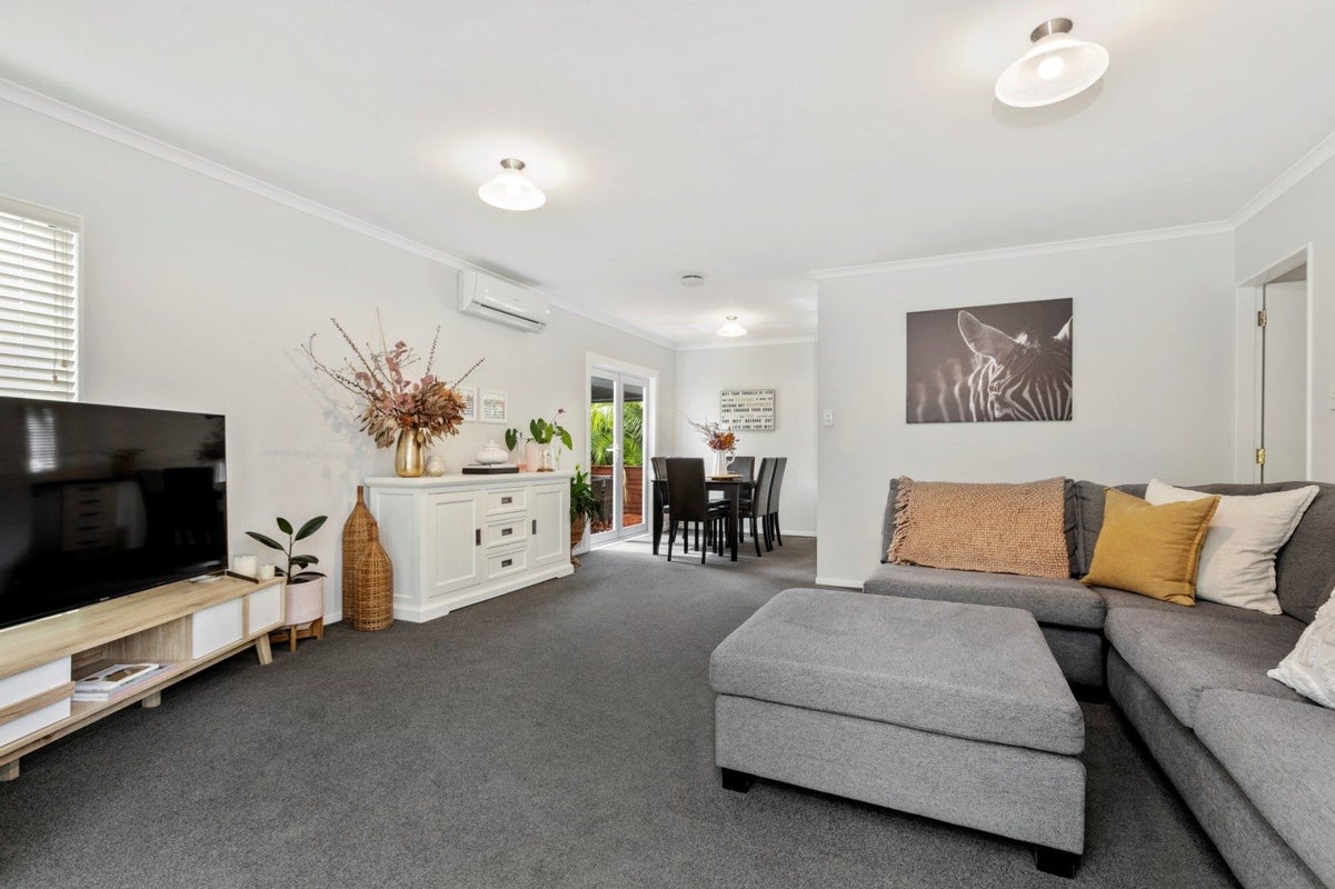 8B Resolution Road, Welcome Bay, Tauranga - Carousel 2