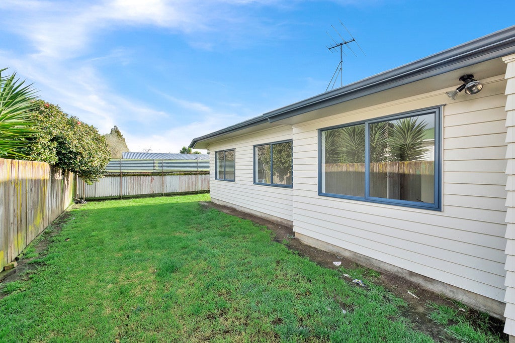 9A Greenhaven Avenue, Opaheke, Papakura - Carousel 13