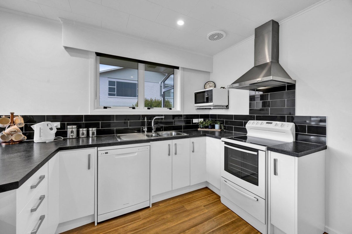 9 Waimea Street, Westown, New Plymouth - Carousel 2