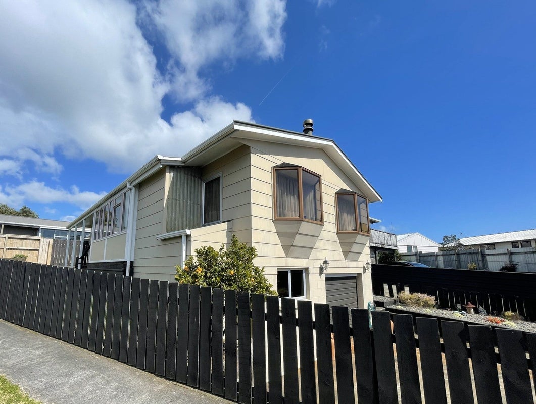 31 Silvan Place, Bell Block, New Plymouth - Carousel 1