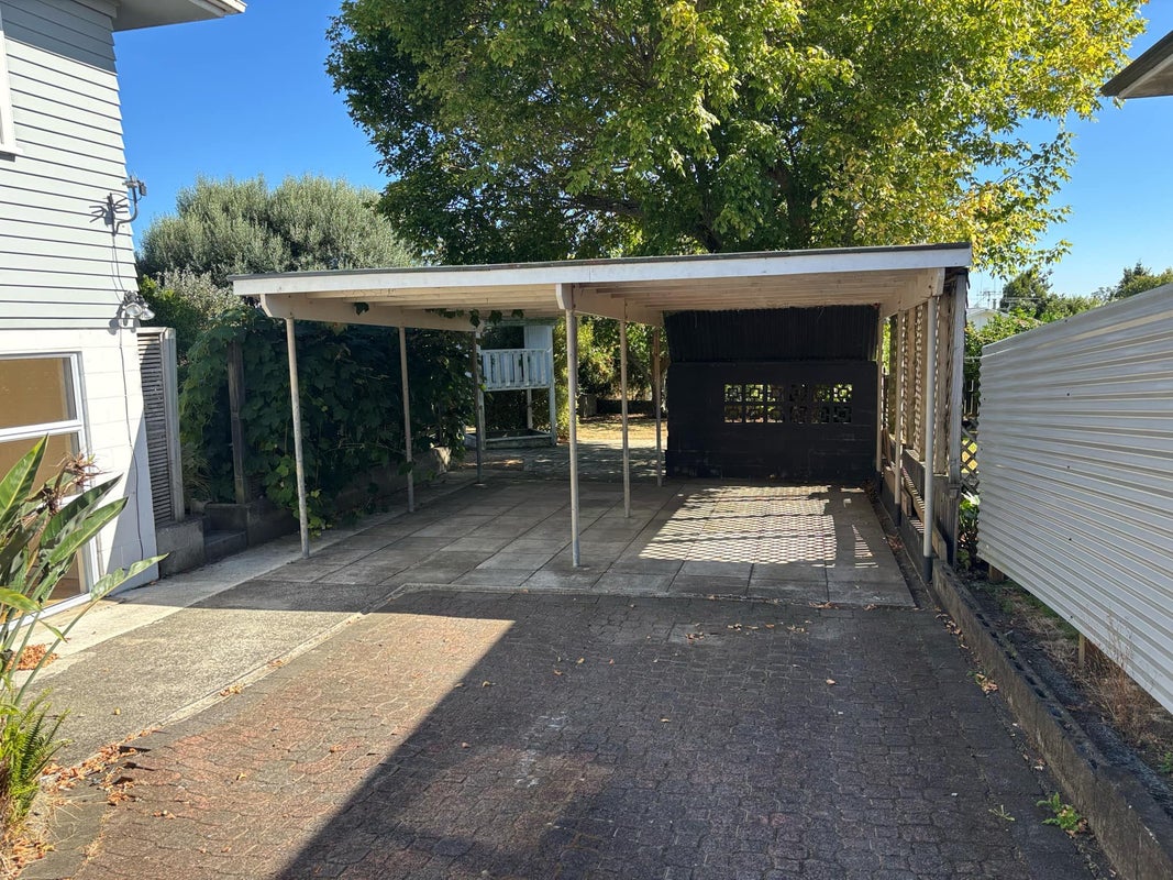 8 Wanaka Place, Glenview, Hamilton - Carousel 2