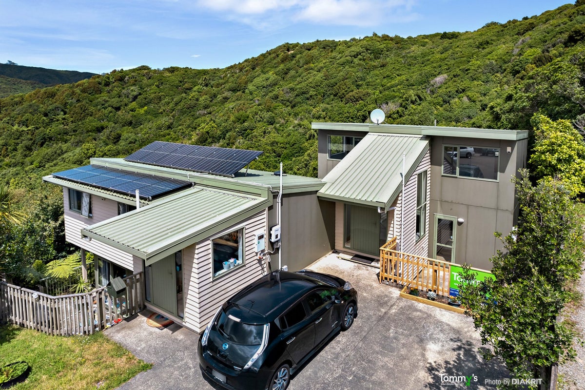113 Allington Road, Karori, Wellington - Carousel 1