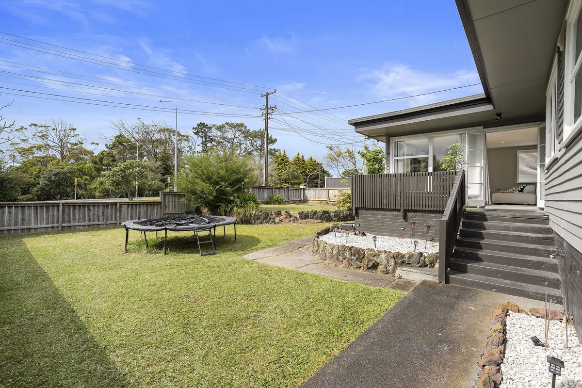 1/260 East Coast Road, Forrest Hill, Auckland - Carousel 2