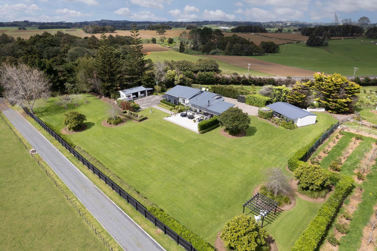 1402 Glenbrook Road, Waiuku - Carousel 22