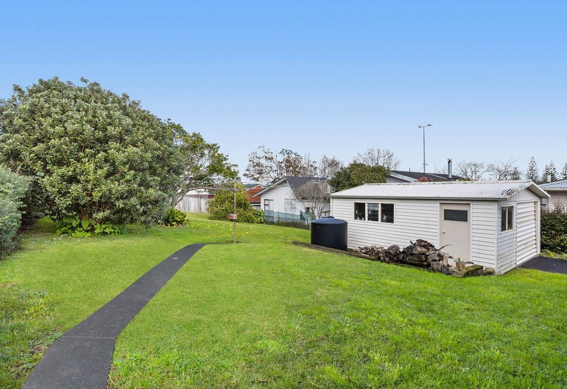 18 Pax Avenue, Forrest Hill, Auckland - Carousel 2
