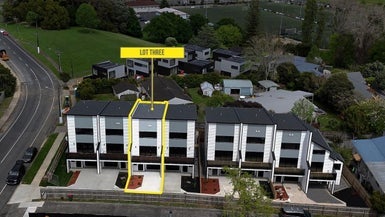 3/18 Hutchinsons Road, Bucklands Beach, Auckland - Carousel 1