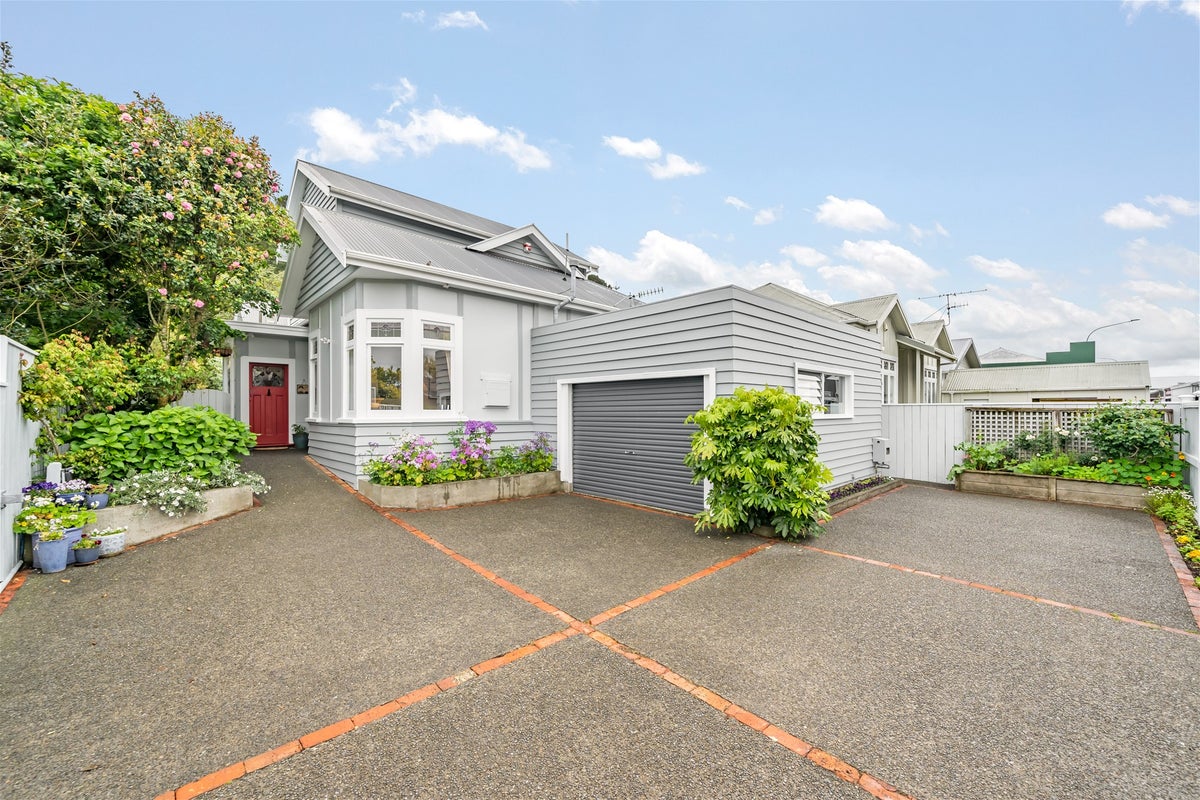 59 Pharazyn Street, Melling, Lower Hutt - Carousel 1