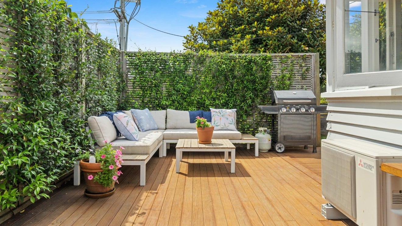 10 Landscape Road, Otumoetai, Tauranga - Carousel 2