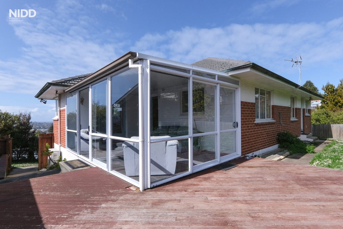 82 Glenpark Avenue, Mornington, Dunedin - Carousel 1