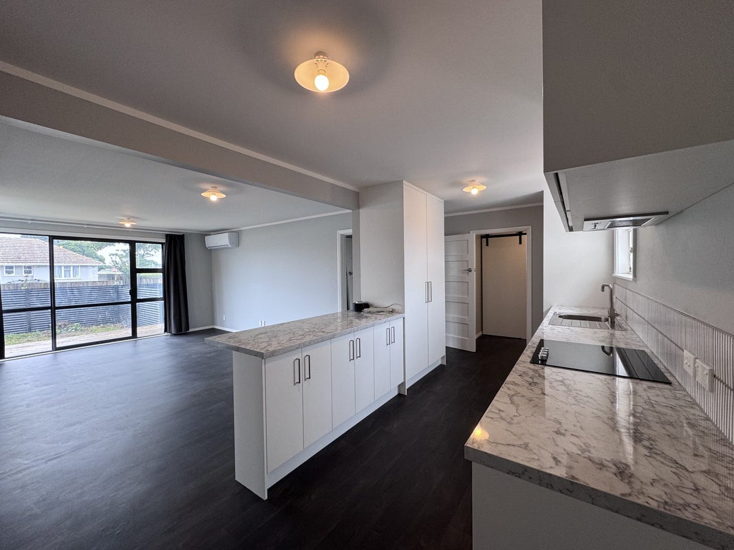 32 Thames Street, Roslyn, Palmerston North - Carousel 2