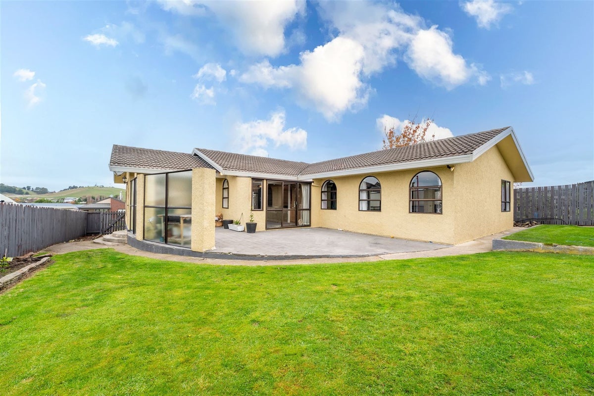 10 Swift Street, South Hill, Oamaru - Carousel 1