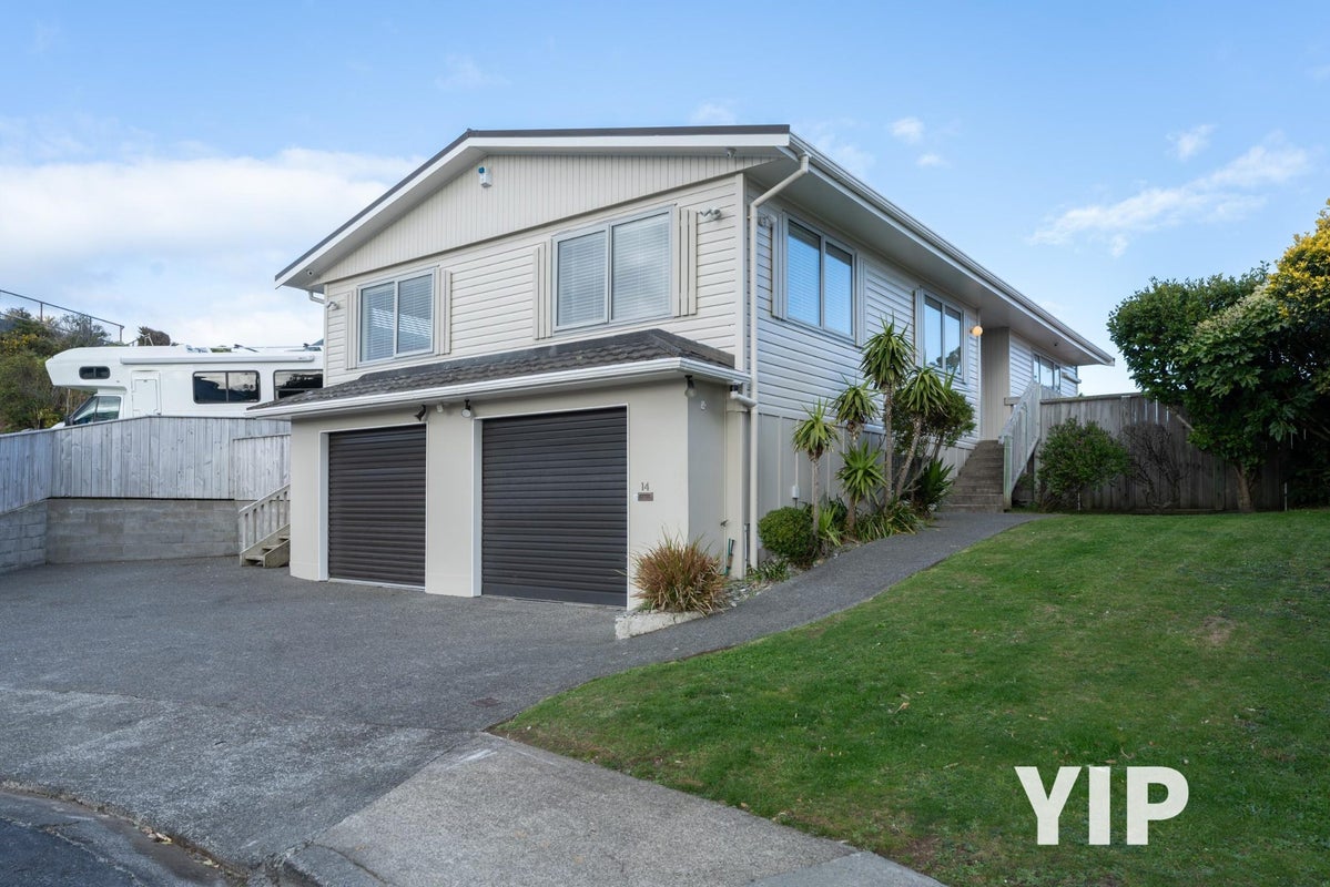 14 Cheyne Walk, Newlands, Wellington - Carousel 1