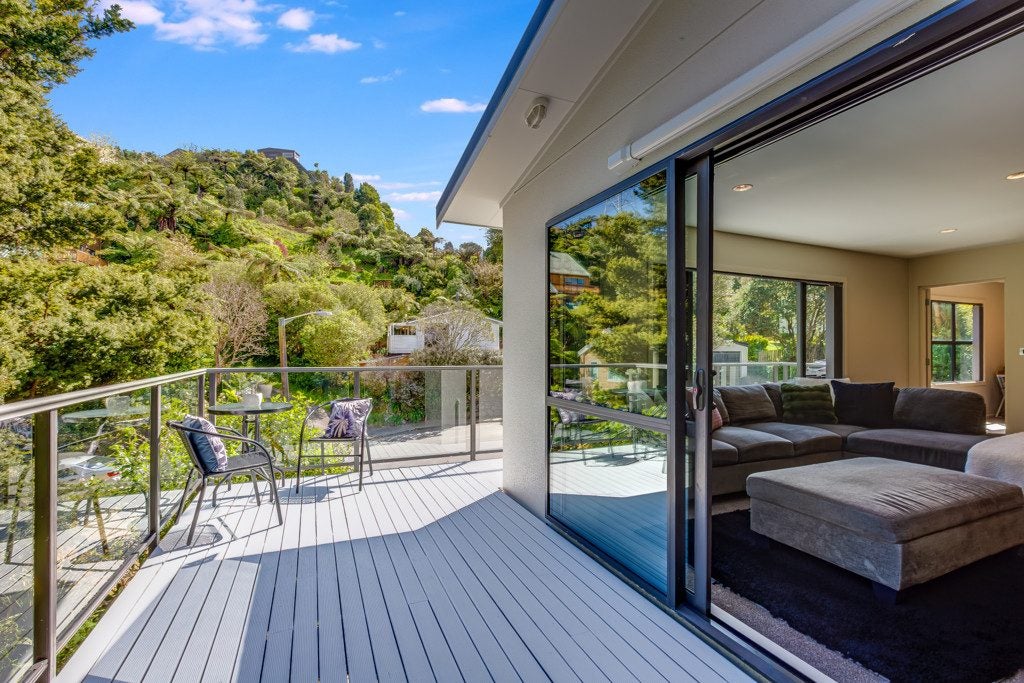 3 Atahu Grove, Tirohanga, Lower Hutt - Carousel 2