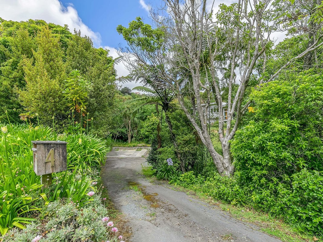 4 Stephen Street, Tawa, Wellington - Carousel 27