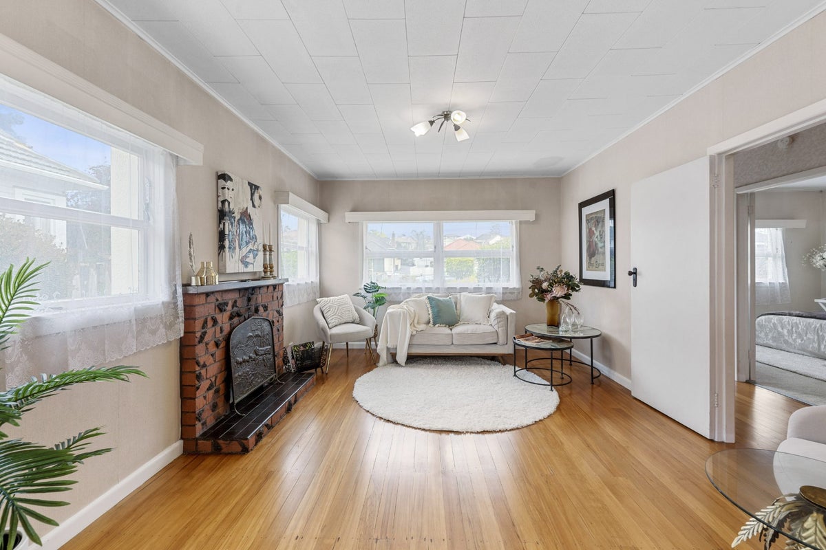 17 Rogan Street, Mount Roskill, Auckland - Carousel 2