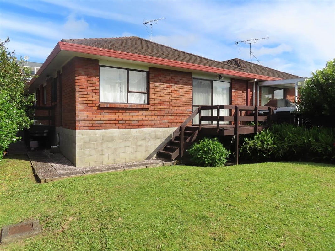 3/53 Moore Street, Howick, Auckland - Carousel 2