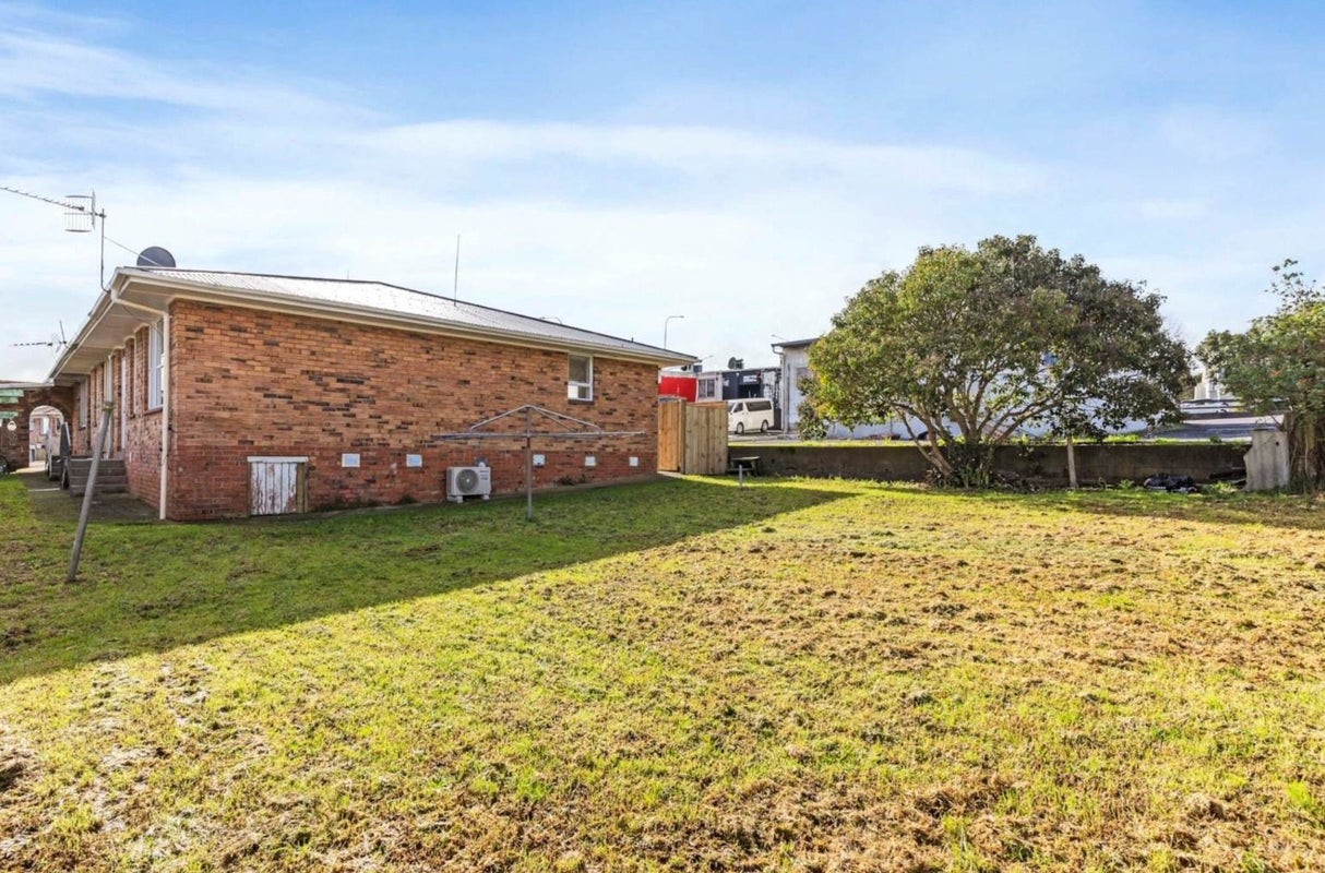 3/2 Browns Road, Manurewa, Auckland - Carousel 12