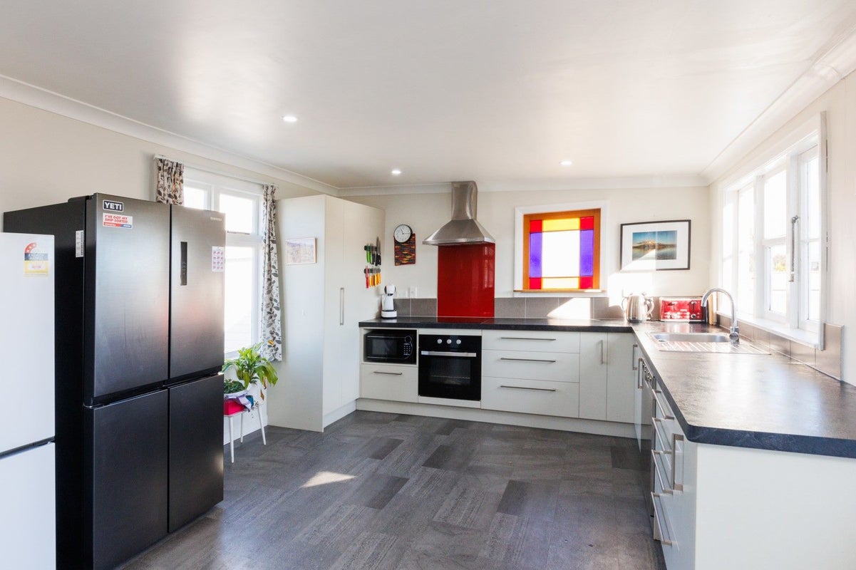 73 James Line, Kelvin Grove, Palmerston North - Carousel 2