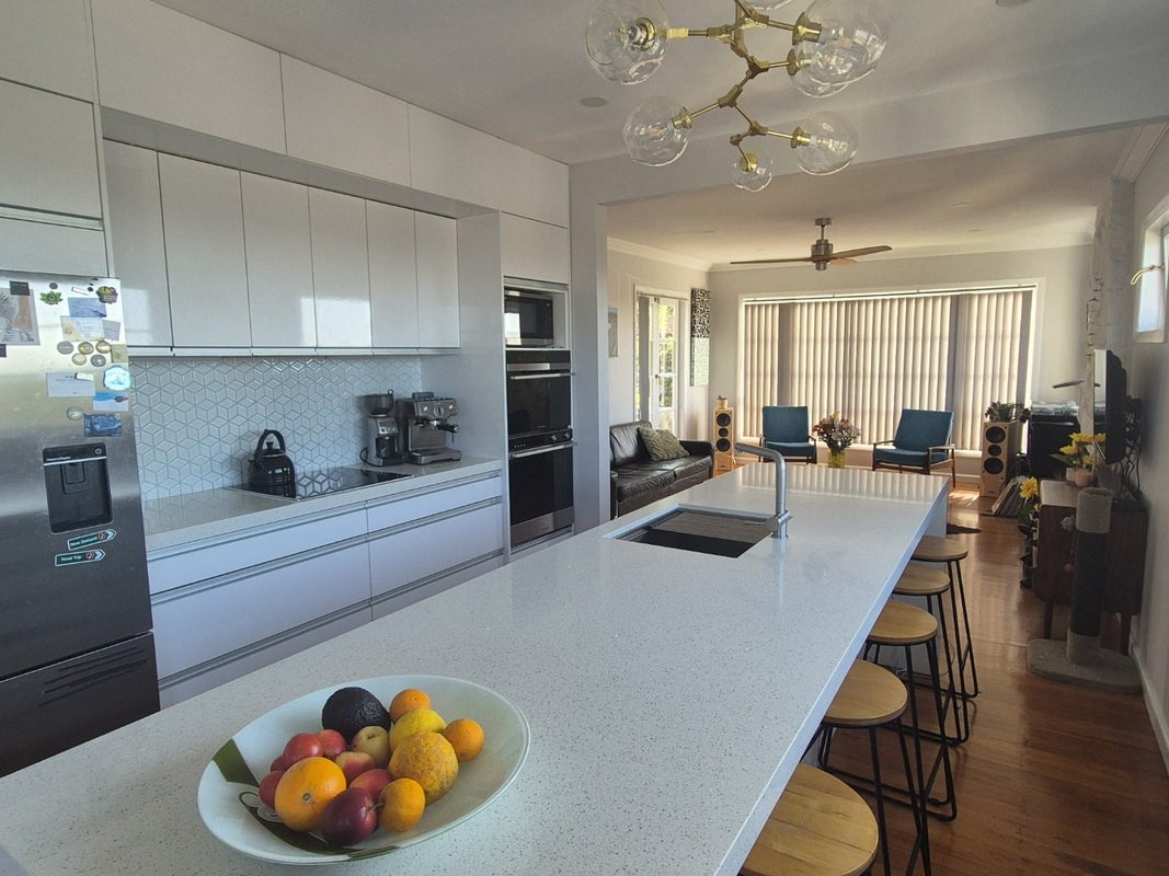 17A Howe Street, Howick, Auckland - Carousel 1