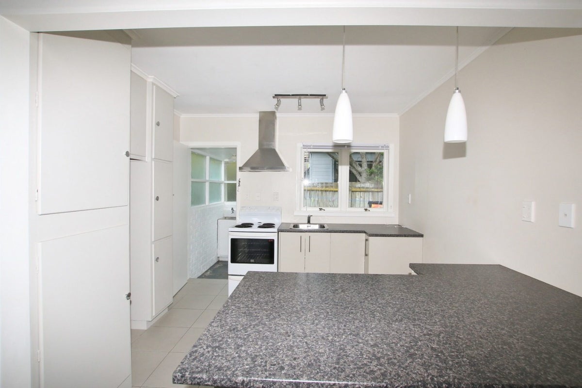 3/49 Corunna Road, Milford, Auckland - Carousel 2