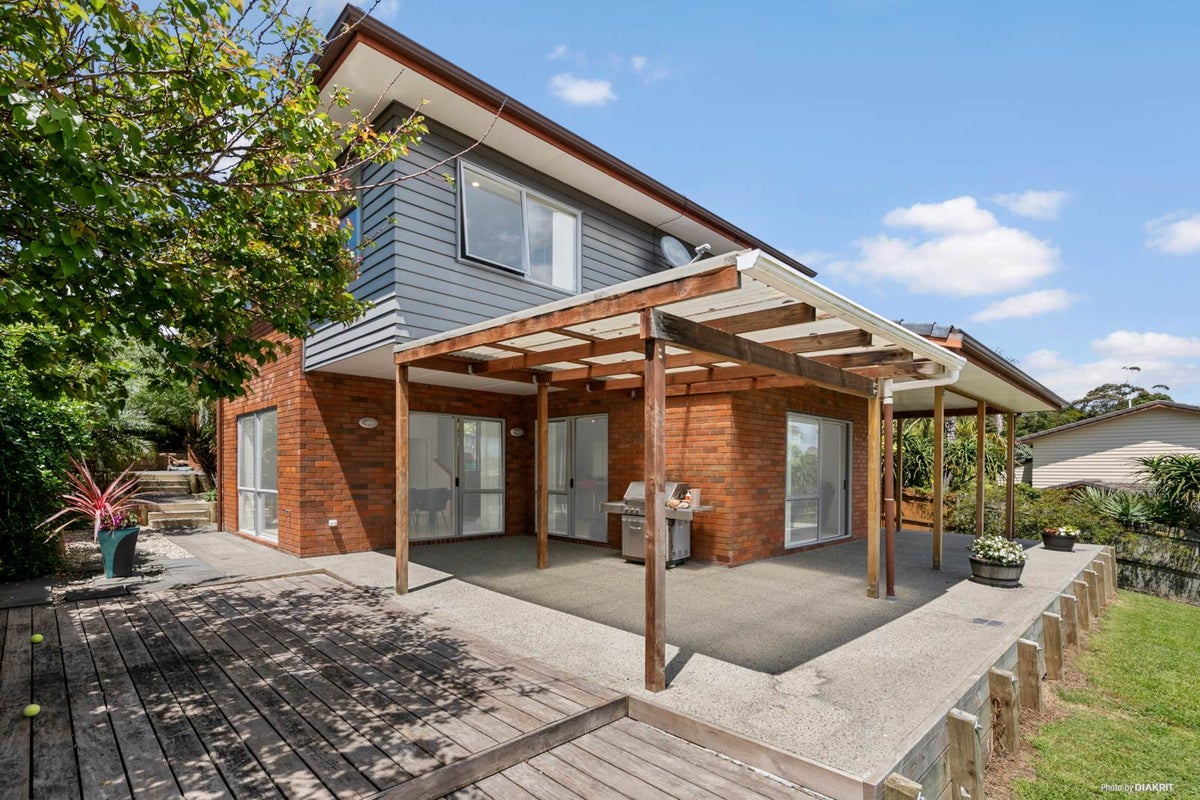 16 Totara Views Drive, Red Beach, Red Beach - Carousel 1