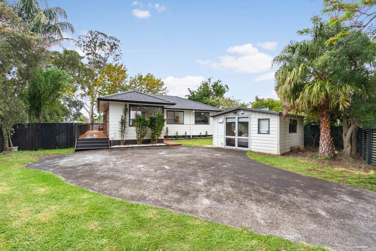 18 Murillo Place, Henderson, Auckland - Carousel 1