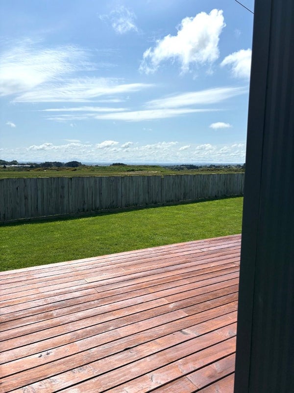 18 Monaco GR, Fitzherbert, Palmerston North - Carousel 2