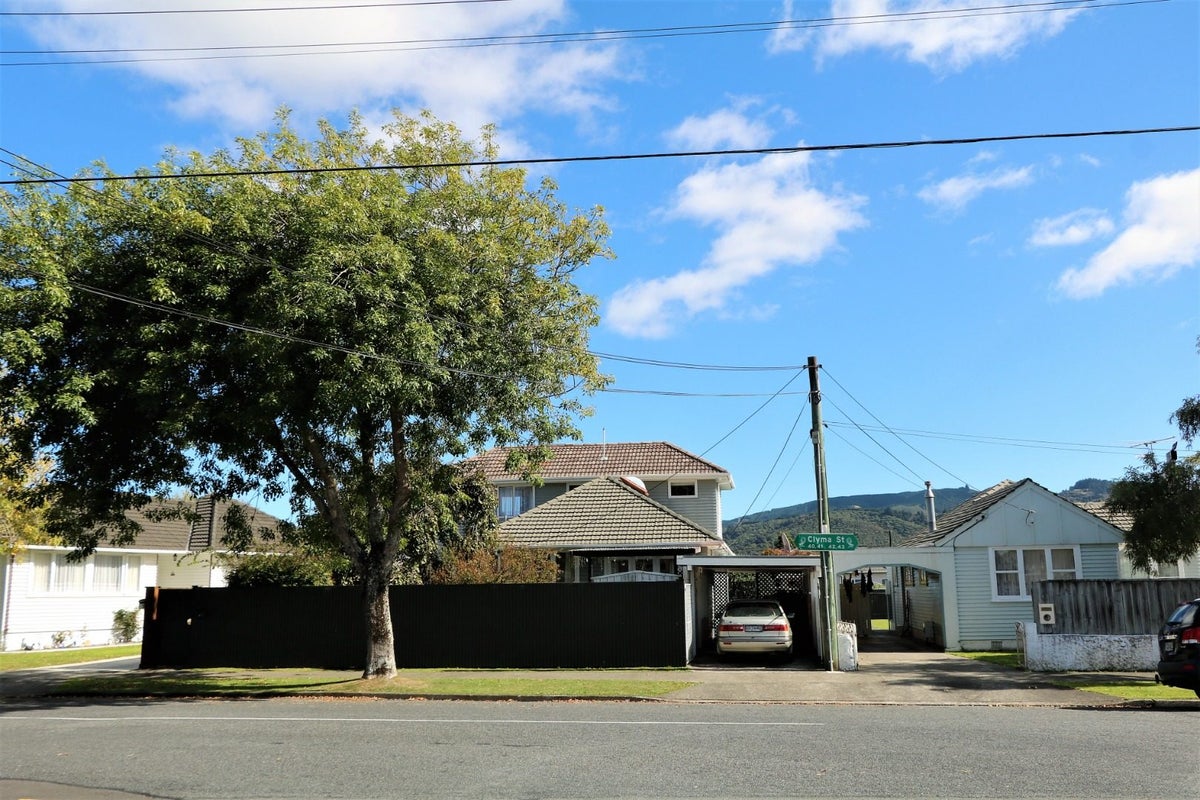 41 Clyma Street, Elderslea, Upper Hutt - Carousel 16