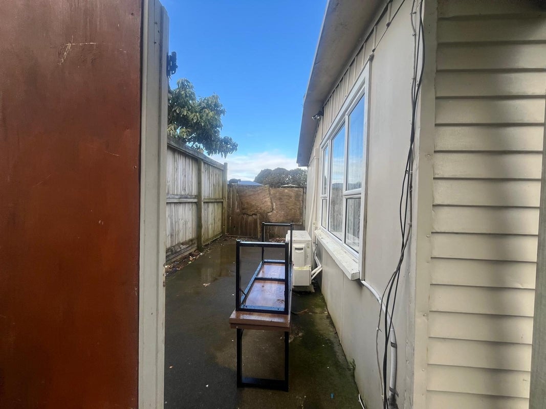 2 Stewart Place, Otara, Auckland - Carousel 5