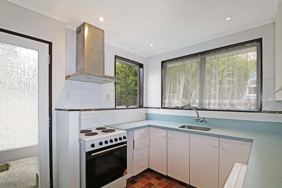 239 Major Drive, Kelson, Lower Hutt - Carousel 2