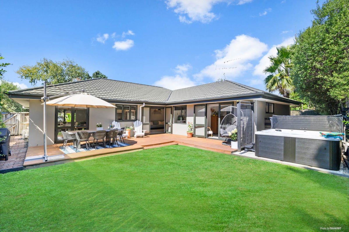 9 Blakewell Place, Beachlands, Auckland - Carousel 2