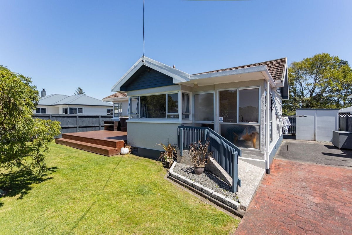 246 Coronation Avenue, Welbourn, New Plymouth - Carousel 12