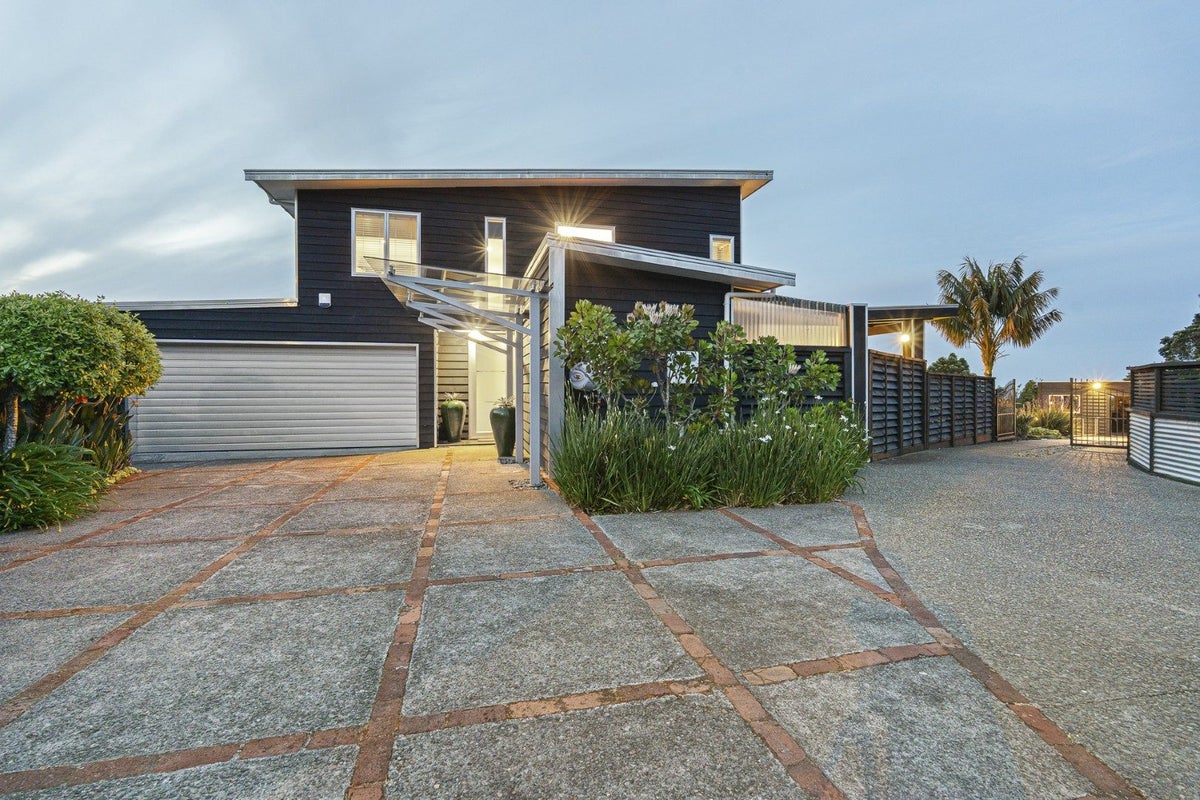 29 Tainui Street, Welbourn, New Plymouth - Carousel 2