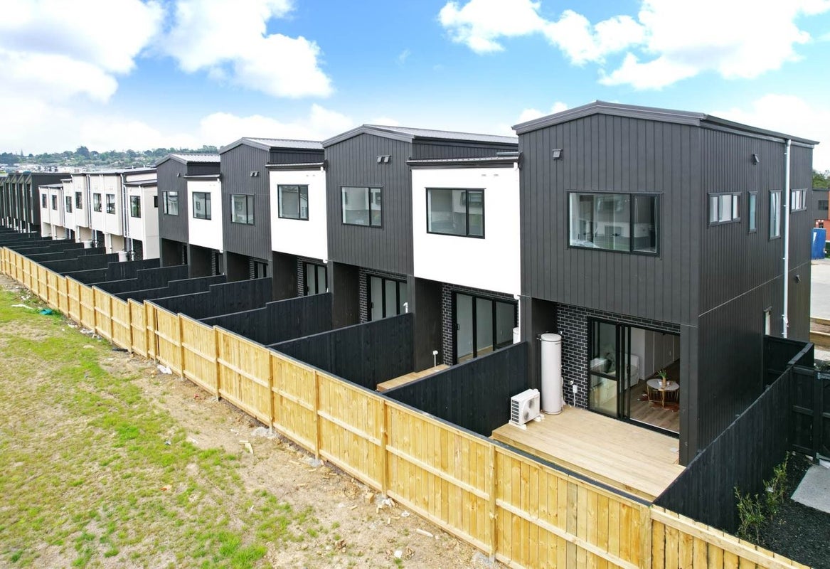 7 Kiato Lane, Flat Bush, Auckland - Carousel 1
