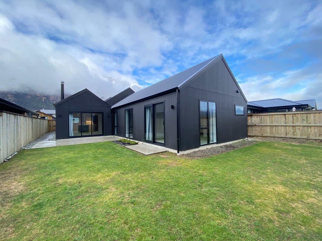 8 Bale Road, Jacks Point, Queenstown - Carousel 1