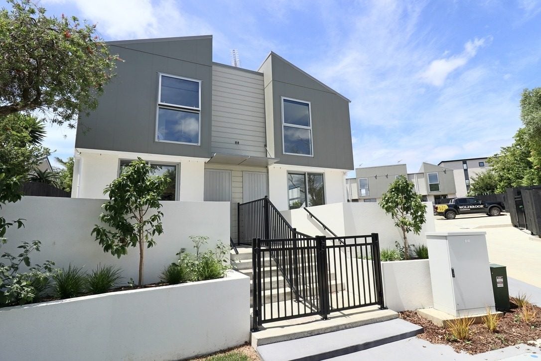2/25 Tranent Road, Mangere, Auckland - Carousel 16