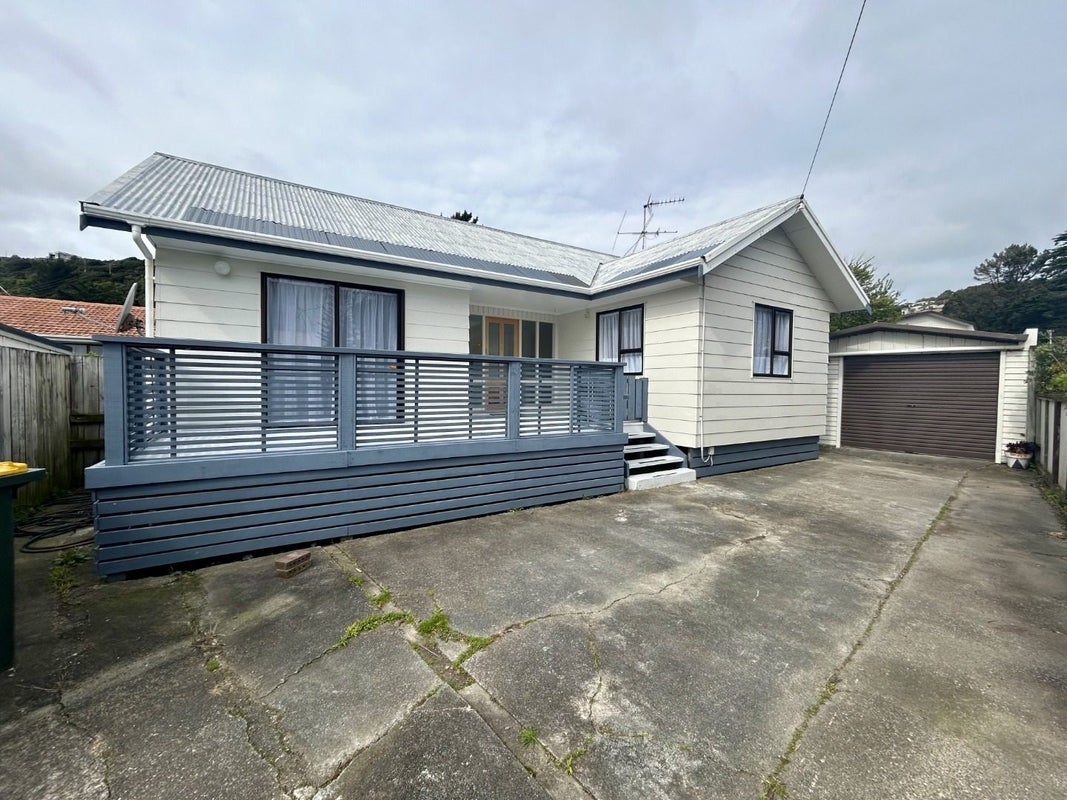 8A James Street, Plimmerton, Porirua - Carousel 1