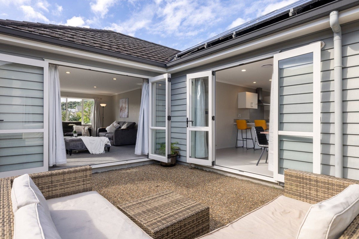 125 Landing Drive, Pyes Pa, Tauranga - Carousel 1