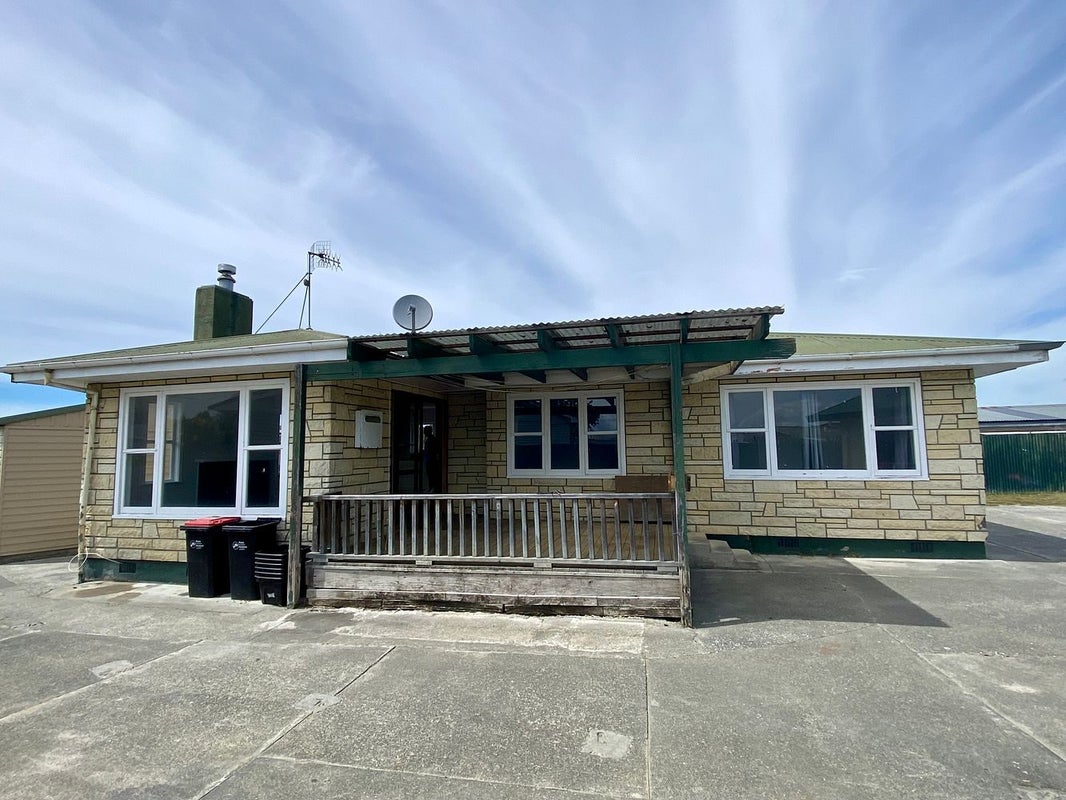 9 Percy Bear Terrace, Onekawa, Napier - Carousel 1