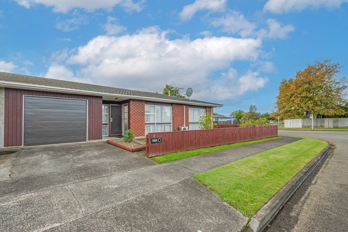 2 Moyne Avenue, Milson, Palmerston North - Carousel 2