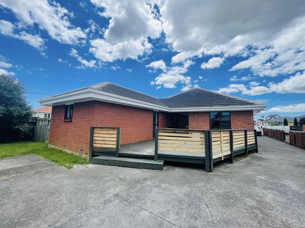 10 Bledisloe Street, Papatoetoe, Auckland - Carousel 1