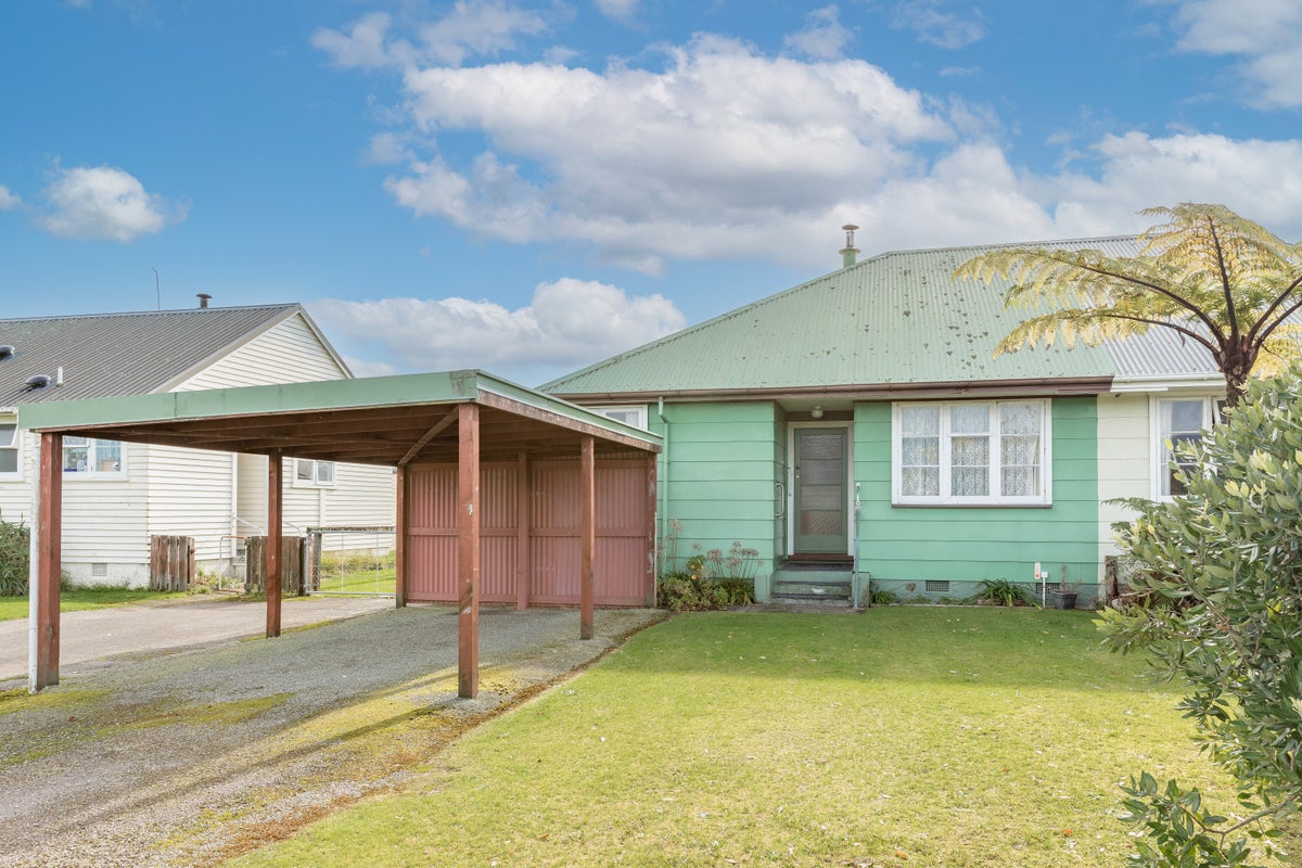 27A Fonblanque Street, Westport, Westport - Carousel 1